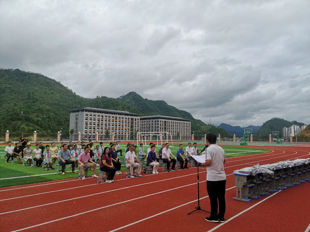省酒協會長、賽思達董事長唐樹松先生赴貴州考察對接東西部扶貧協作工作